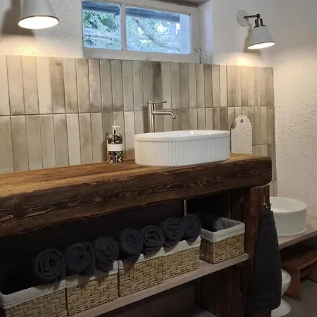 Valdovinka - Chaloupka Pro 10 Na Polosamote * Jablonné v Podještědí